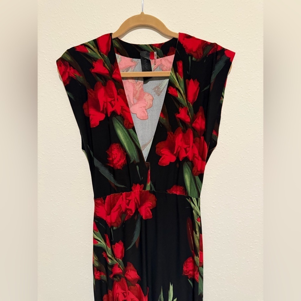 Norma Kamali V Neck Rectangle Dress in Blooming Roses - Picture 4 of 5